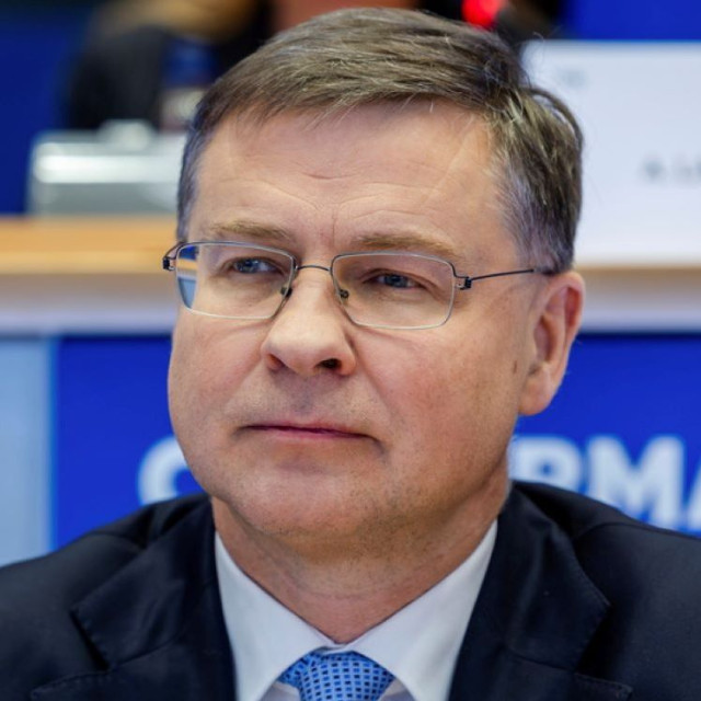 Ντομπρόβσκις: Χαμηλότερη φορολόγηση της ηλεκτρικής ενέργειας - Το πακέτο μέτρων της Κομισιόν