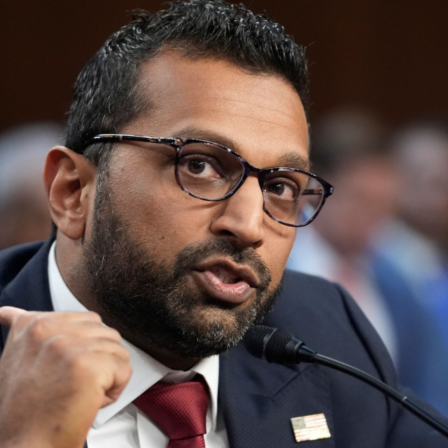 ΗΠΑ: Επικήρυξαν με 10 εκατ. δολάρια τους χάκερ παραβίασαν τον λογαριασμό του διευθυντή του FBI