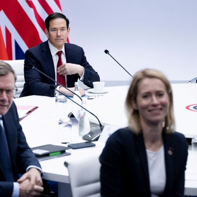 Καβγάς Ρούμπιο – Κάλας για τον τερματισμό του πολέμου στην Ουκρανία