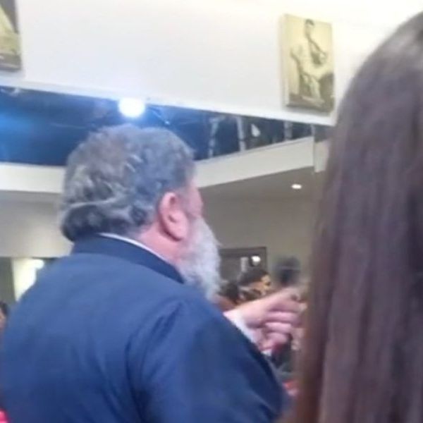 Κρήτη: Ο μερακλής Παπανικόλας που απογείωσε το κέφι με τις μαντινάδες του