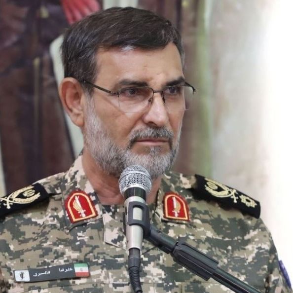 Ιράν: Επιβεβαίωσε τον θάνατο ναυάρχου - Βίντεο τον δείχνει να δίνει την εντολή να κλείσει το Ορμούζ