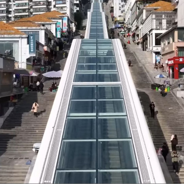 Κίνα: Σε λειτουργία οι μακρύτερες κυλιόμενες σκάλες του κόσμου - Έχουν μήκος ένα χιλιόμετρο