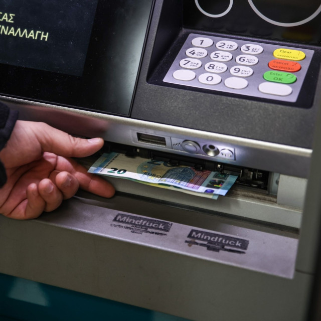 Δώρο Πάσχα 2026: Πότε καταβάλλεται, πώς υπολογίζεται - Τι προβλέπεται αν δεν καταβληθεί έγκαιρα