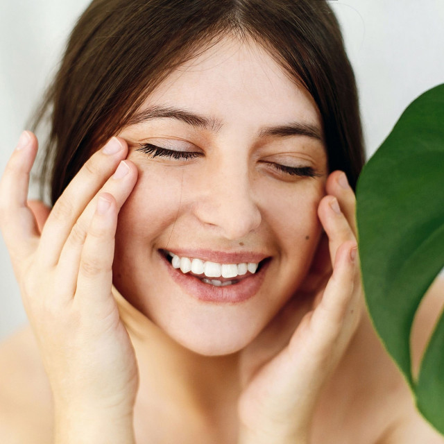 Βέλτιστη ώρα για λήψη κολλαγόνου: Τι λέει η επιστήμη για τον χρονισμό και τα οφέλη