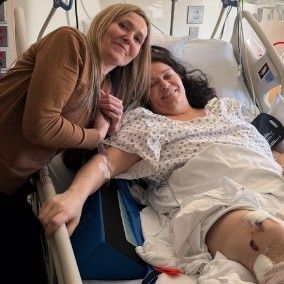 La Guardia: Πρώτη φωτογραφία της αεροσυνοδού που εκτινάχθηκε 100 μέτρα από το αεροσκάφος