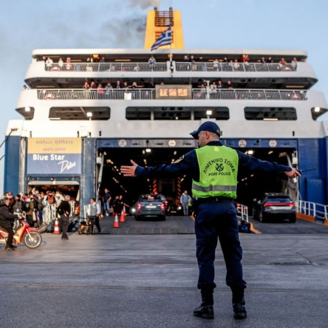 Πάσχα: Έκπτωση έως 50% σε εισιτήρια για αναπληρωτές εκπαιδευτικούς