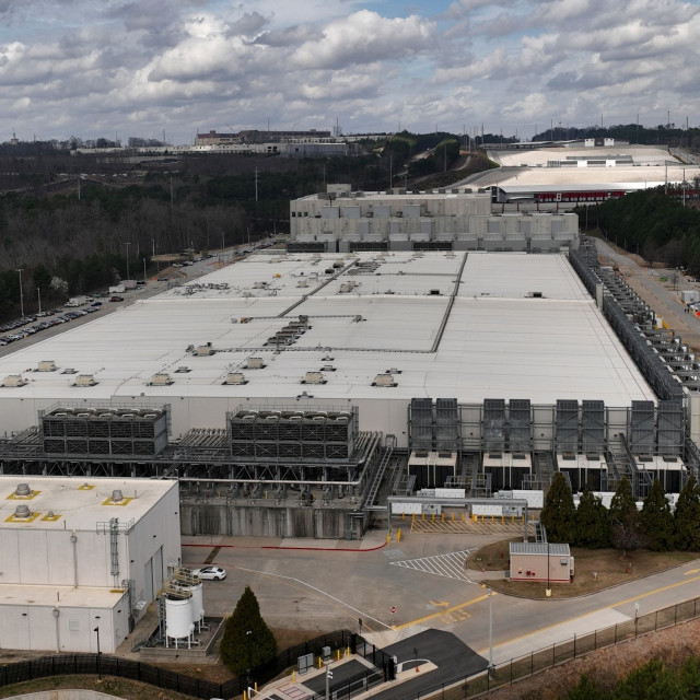 Καμπανάκι Ινστιτούτου Τσίπρα για data centers: Οι 5 λύσεις που προτέινονται