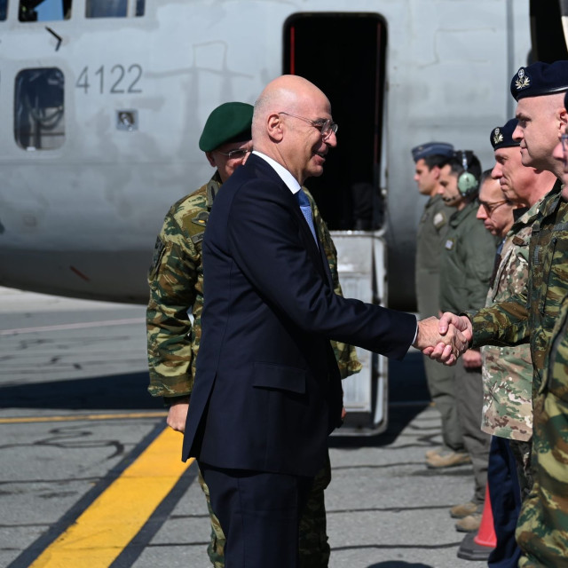 Ξαφνική επίσκεψη Δένδια στα Ηνωμένα Αραβικά Εμιράτα - Προσγειώθηκε στο Ντουμπάι στις 11