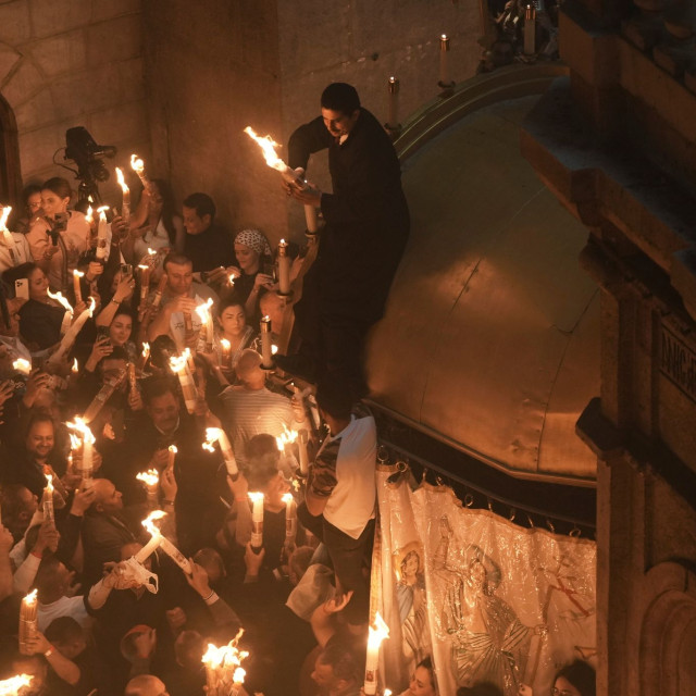 Άγιο Φως 2026: Θα εξαντλήσουμε κάθε δυνατότητα μεταφοράς, λέει το ΥΠΕΞ