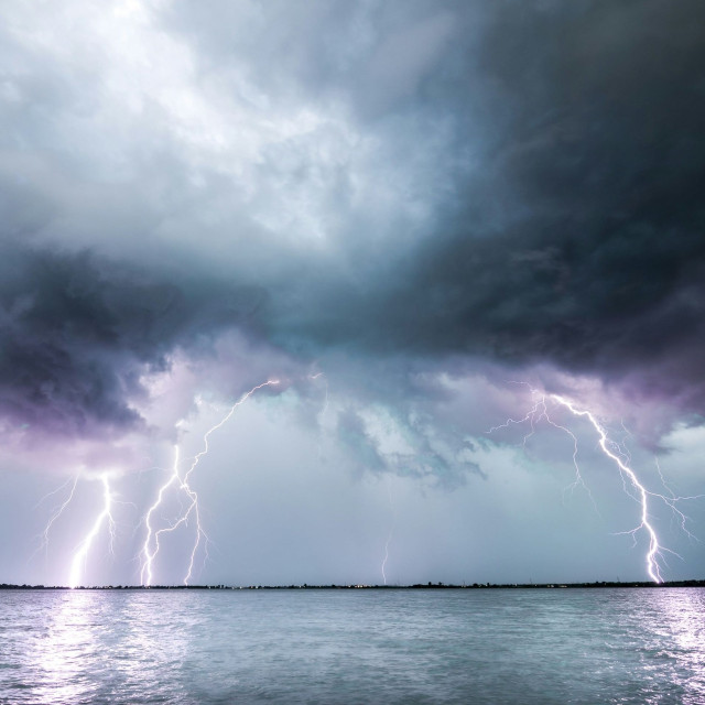 Πλησιάζει με άγριες διαθέσεις η κακοκαιρία Erminio - Οι περιοχές που θα βρεθούν σε κόκκινο συναγερμό