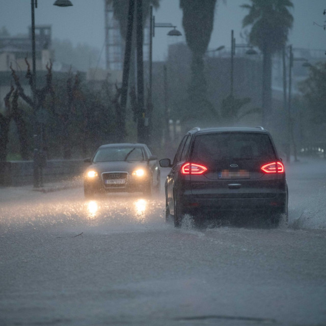 Κακοκαιρία «Erminio»: Ήχησε το 112 στη Ρόδο - Σύσταση για περιορισμό μετακινήσεων