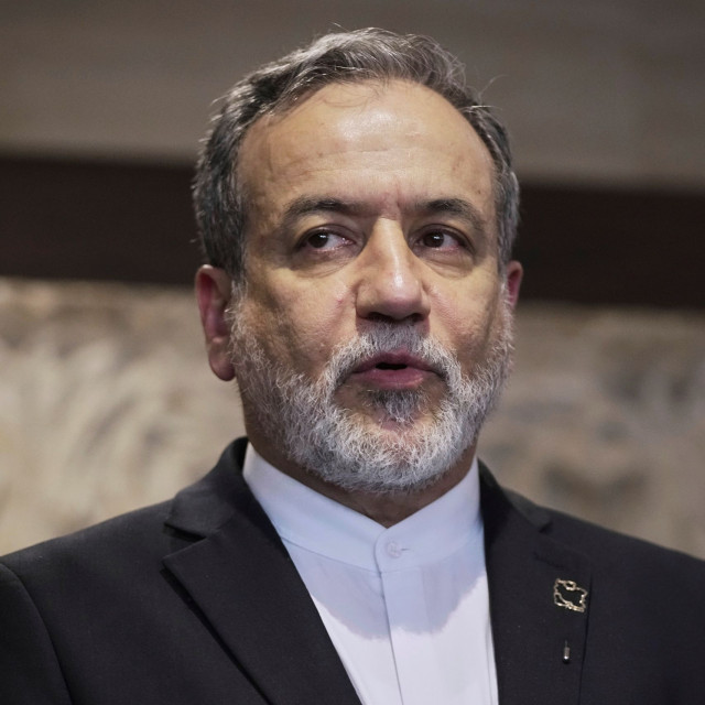 Αραγτσί: «Μηδενικό το επίπεδο εμπιστοσύνης προς τις ΗΠΑ» – Επιβεβαιώνει επικοινωνία με Γουίτκοφ