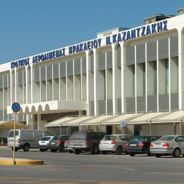 Ηράκλειο: Επτά πτήσεις ακυρώθηκαν και 12 αεροσκάφη προσγειώθηκαν σε άλλα αεροδρόμια λόγω κακοκαιρίας