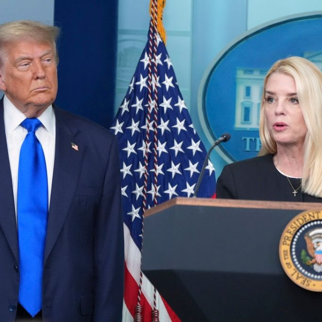 Προς την έξοδο η Γενική Εισαγγελέας των ΗΠΑ, Παμ Μπόντι; - Δυσαρέσκεια Τραμπ για τους χειρισμούς της