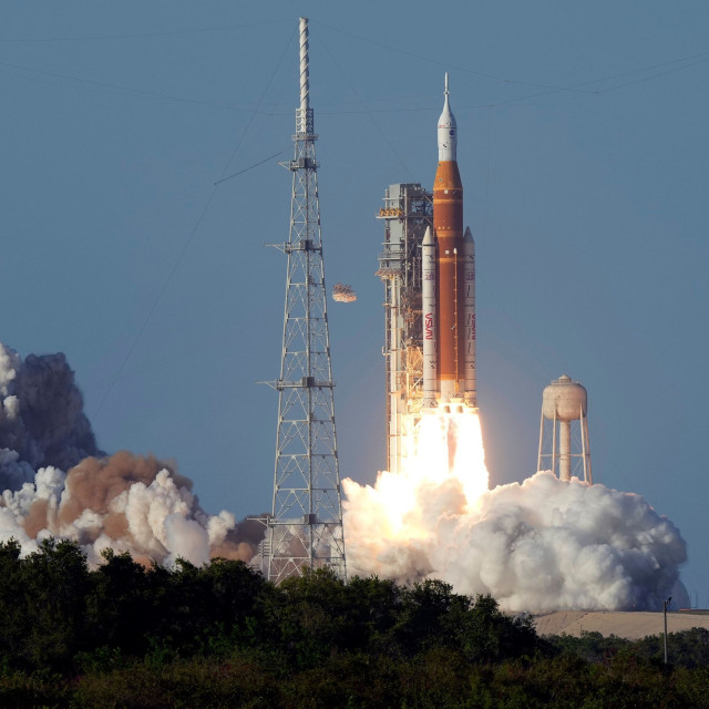 Ιστορική στιγμή:Επιτυχής εκτόξευση του Artemis II– Ο άνθρωπος πλησιάζει τη Σελήνη μετά από 53 χρόνια