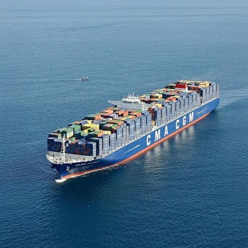 Γαλλικό πλοίο εμπορευματοκιβωτίων, το πρώτο ευρωπαϊκό που περνάει από τα Στενά του Ορμούζ