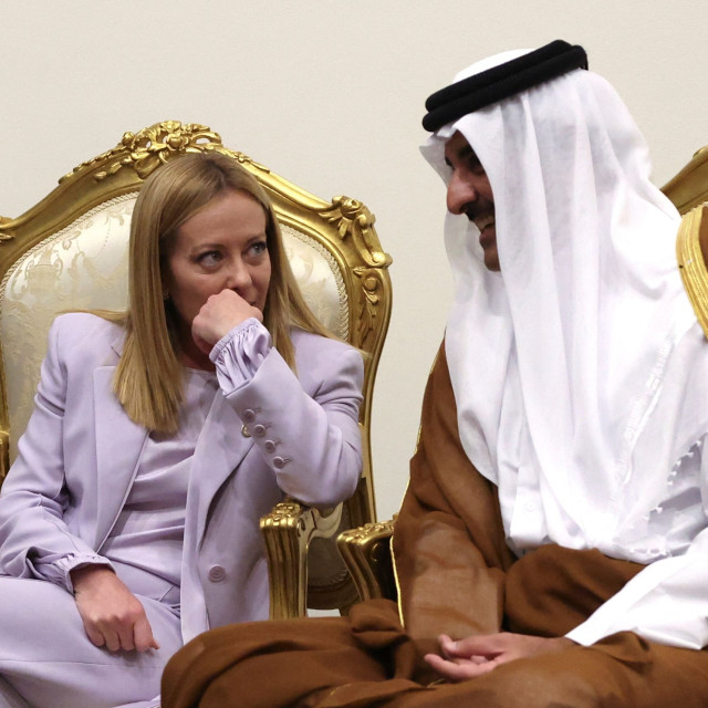 Η Μελόνι πραγματοποιεί αιφνιδιαστική επίσκεψη στην περιοχή του Κόλπου