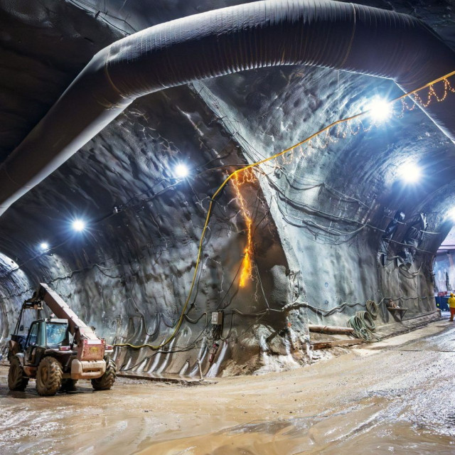 Μετρό: Πέρασε ο «μετροπόντικας» από την Κυψέλη - Προς τα Δικαστήρια η Γραμμή 4