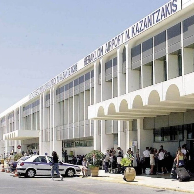 Ηράκλειο: Προσπάθησε να περάσει σφαίρες από το αεροδρόμιο μέσα σε παιδικό καρότσι