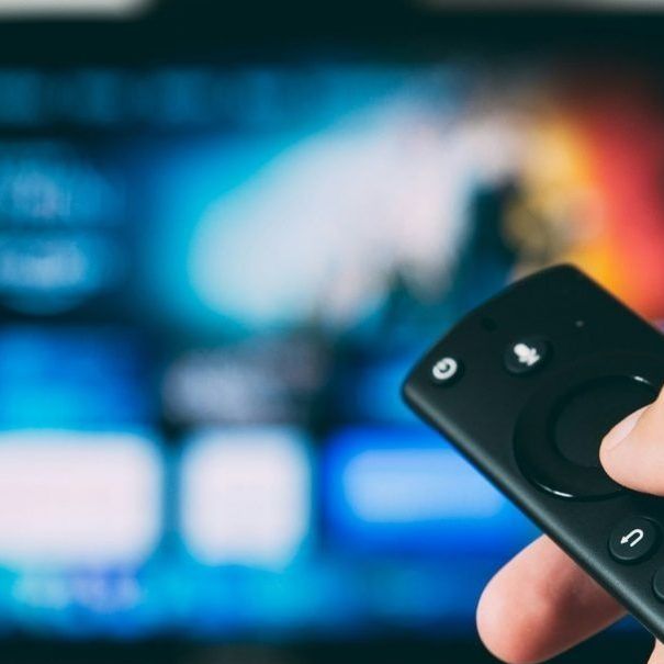 Πώς διαμορφώνεται η βραδινή ζώνη τη Μεγάλη εβδομάδα – Σειρές, ριάλιτι και θρησκευτικές παραγωγές