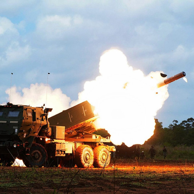 Έπεσαν οι υπογραφές με το Ισραήλ για το σύστημα PULS – Θα αντικαταστήσει τους MLRS