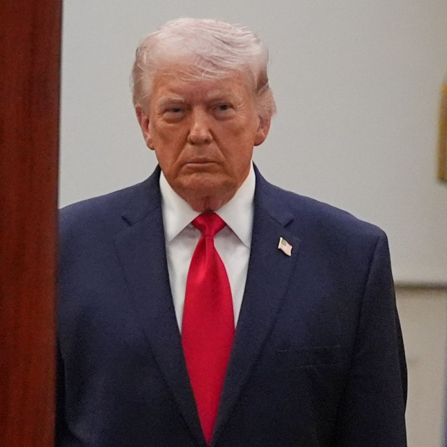 Τραμπ: Αν ήταν στο χέρι μου θα έπαιρνα το πετρέλαιο του Ιράν