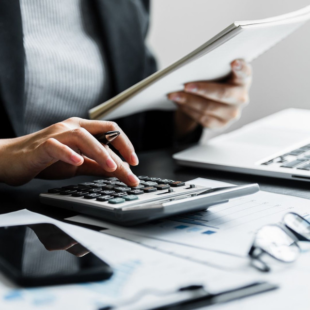 Φορολογικές δηλώσεις: Τα πέντε σημεία που χρειάζονται προσοχή - Πώς θα πάρετε έκπτωση 4%