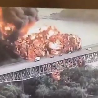 Παναμάς: Ισχυρή έκρηξη σε βυτιοφόρα δίπλα από «Bridge of the Americas»