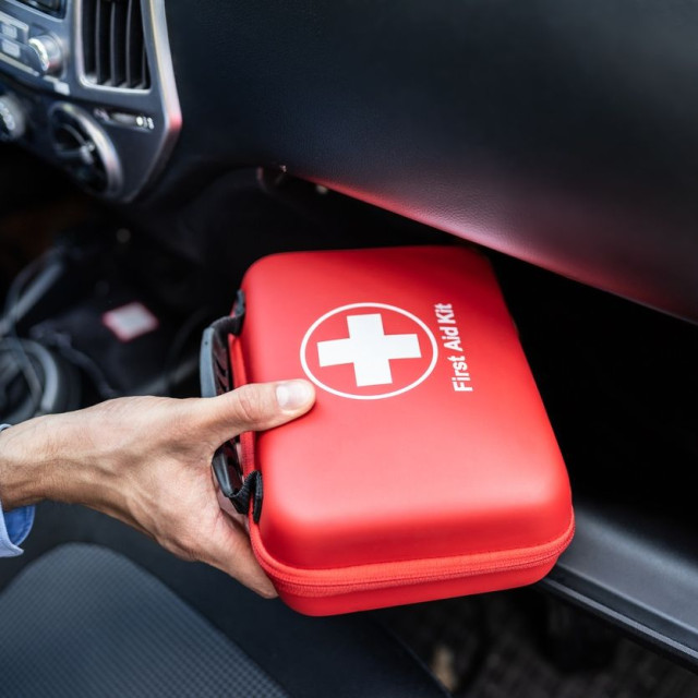 Αλλαγές στο φαρμακείο αυτοκίνητου: Τι πρέπει να περιέχει - Πρόστιμο σε περίπτωση μη συμμόρφωσης