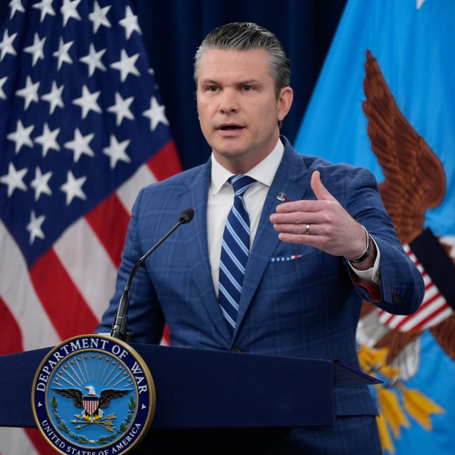 Υπουργός Πολέμου των ΗΠΑ: «To Ιράν μας παρακαλούσε» για την εκεχειρία