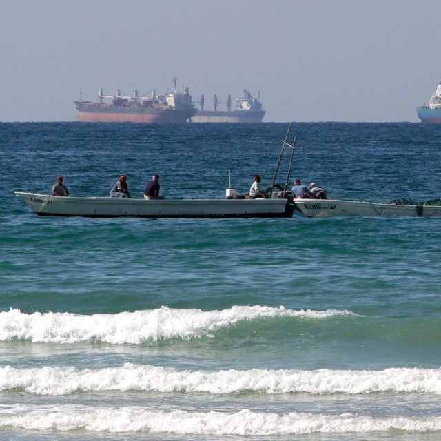 Στενά του Ορμούζ: 800 παγιδευμένα πλοία και 20.000 εγκλωβισμένοι ναυτικοί εξετάζουν την εκεχειρία