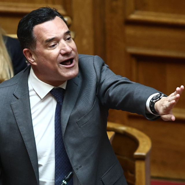 Σκληρή αντιπαράθεση μεταξύ του υπουργού Υγείας Άδωνι Γεωργιάδη και του ΠΑΣΟΚ για τα «ρουσφέτια»