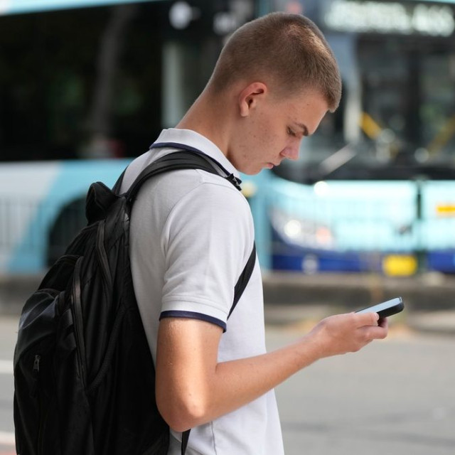 Απαγόρευση χρήσης social media για τους κάτω των 15: Πώς θα εφαρμοστεί, ποιες εφαρμογές αφορά