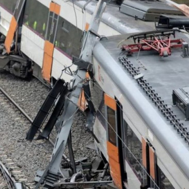 Σιδηροδομικό δυστύχημα στην Ισπανία: Η γραμμή είχε σπάσει αλλά το σύστημα δεν ειδοποίησε
