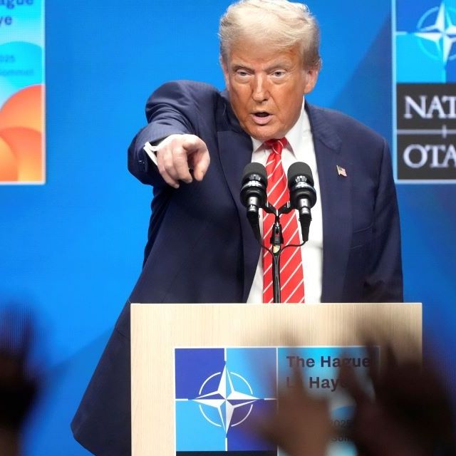 Ο Τραμπ χαιρετίζει τη «μεγάλη μέρα για την παγκόσμια ειρήνη» μετά τη συμφωνία