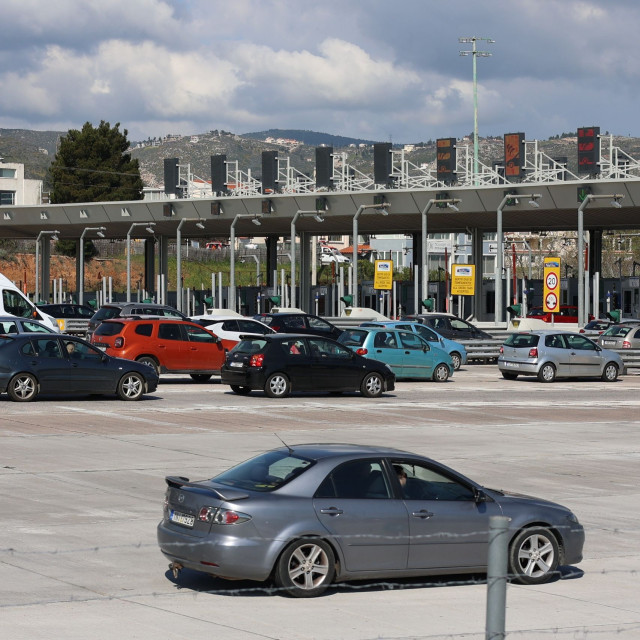 Κίνηση τώρα: Η κορύφωση της εξόδου των εκδρομέων για το Πάσχα φέρνει καθυστερήσεις στους δρόμους