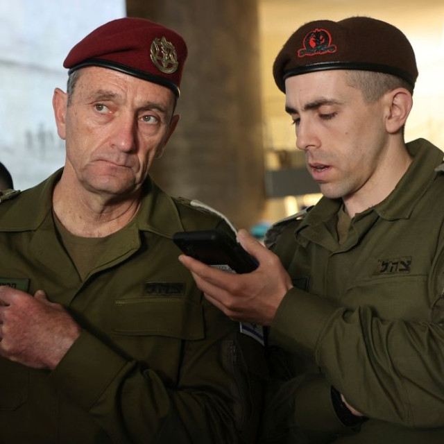 Ιρανοί ισχυρίζονται πως χάκαραν τηλέφωνα και λογαριασμούς του πρώην αρχηγού των IDF