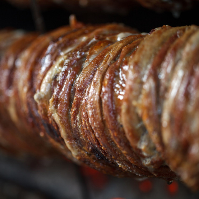 «Τέλεια καταιγίδα» ουρικού οξέος η Κυριακή του Πάσχα - Τι να προσέξετε