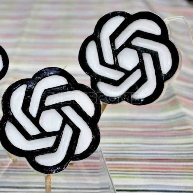 Οι viral λαμπάδες της Θεσσαλονίκης: Chat Gpt, «six-seven», κοκτέιλ και… χειριστήρια PlayStation