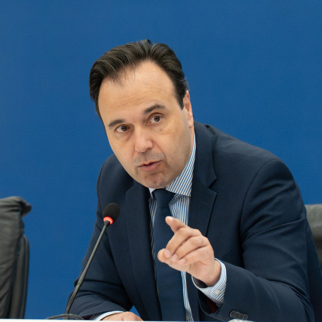 Παπαστεργίου: Υψηλά τα πρόστιμα στις πλατφόρμες που δεν θα συμμορφωθούν με το μπλόκο στους ανήλικους