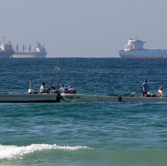 Ιράν: Υπάρχουν νάρκες στα Στενά του Ορμούζ - «Προσοχή επικίνδυνη ζώνη»: Το μήνυμα στα Φαρσί