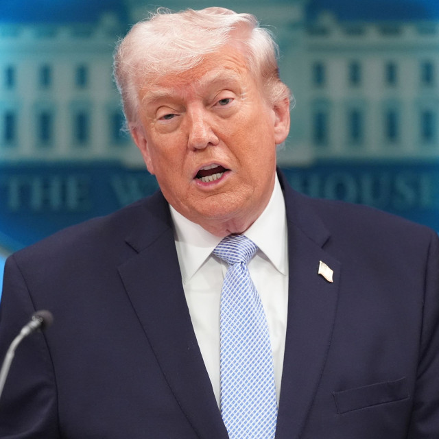 Τραμπ και Στάρμερ συζήτησαν για τα Στενά του Ορμούζ