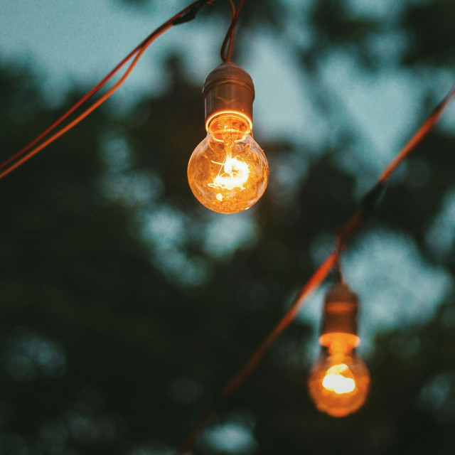 Λογαριασμοί ρεύματος: Κάτω από τα 15 λεπτά/kWh τα τιμολόγια τον Απρίλιο