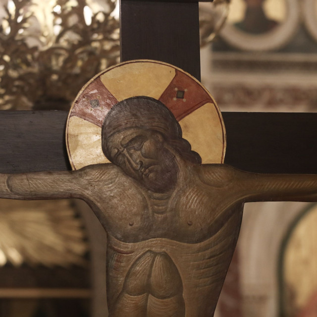 Μεγάλη Παρασκευή: Η Ακολουθία των Μεγάλων Ωρών και η Αποκαθήλωση - Δείτε live