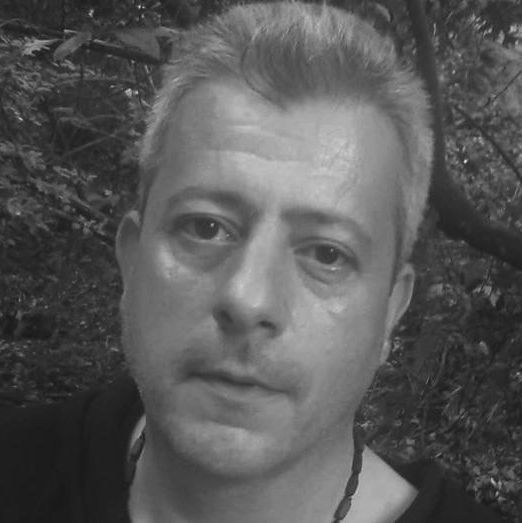 Θλίψη για την απώλεια του δημοσιογράφου Νίκου Παπαδάκου