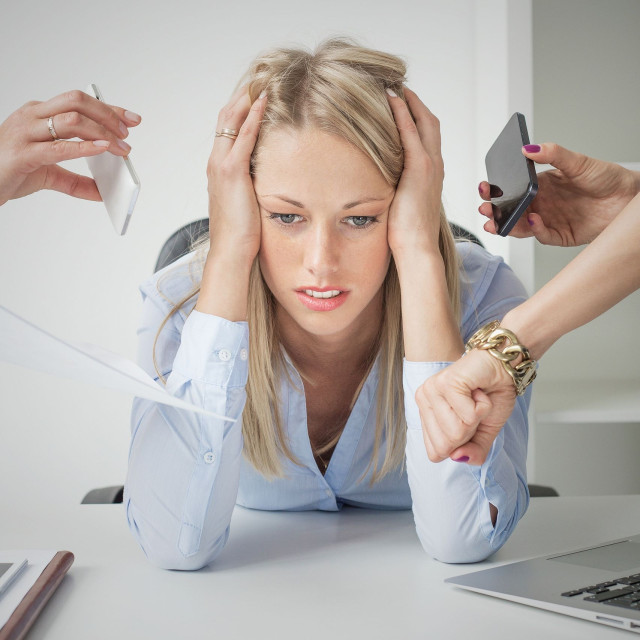 Επαγγελματική εξουθένωση: 5 πρώιμα σημάδια burnout που συχνά αγνοούν οι εργαζόμενοι