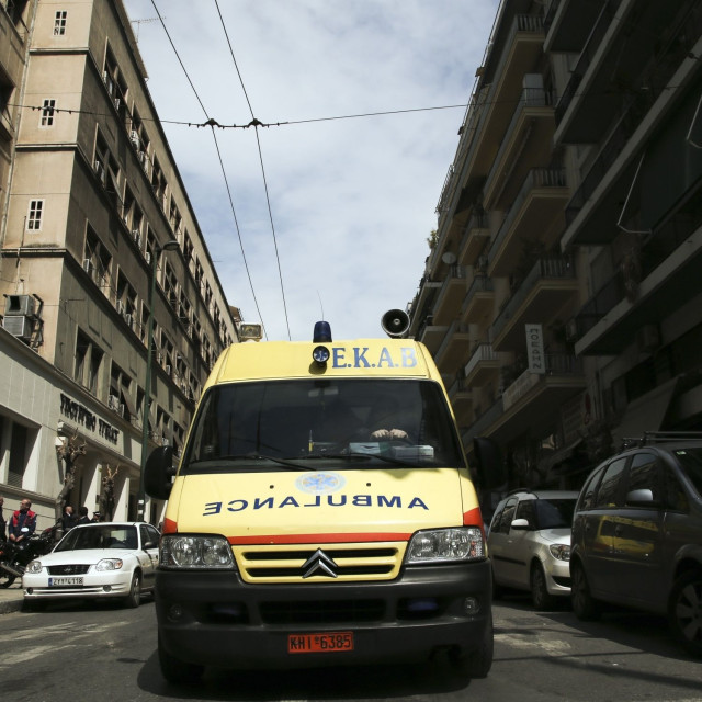 Θεσσαλονίκη: ΙΧ παρέσυρε 65χρονη στη λεωφόρο Μίκη Θεοδωράκη - Σοβαρά τραυματισμένη στο νοσοκομείο