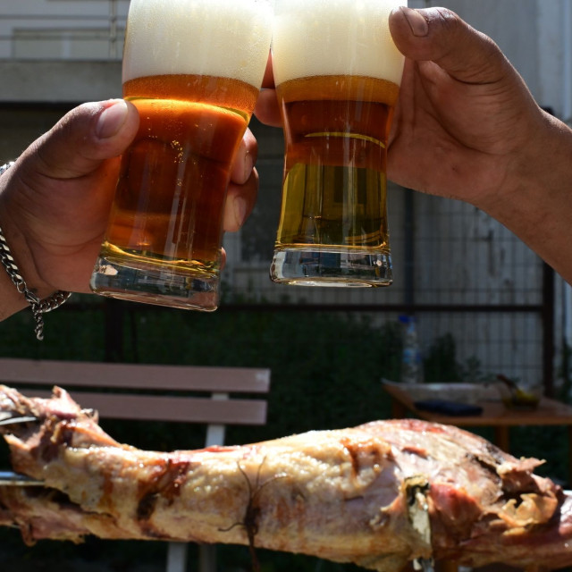 Πάσχα 2026: Συμβουλές για το ιδανικό ψήσιμο του οβελία