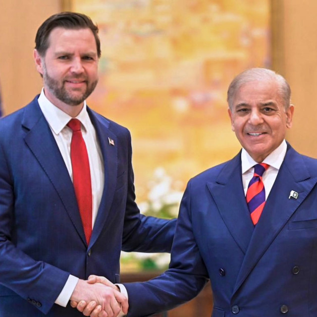 Σε καλό κλίμα οι διαπραγματεύσεις ΗΠΑ - Ιράν: Για πρώτη φορά στην ίδια αίθουσα οι δύο αντιπροσωπείες