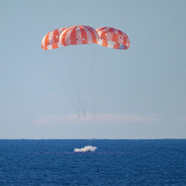 Με 40.000 km/h, θερμοκρασία 2.700 ºC και 6λεπτο black out η επιστροφή του Artemis II στη Γη